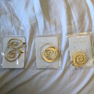 Swirl gold earrings